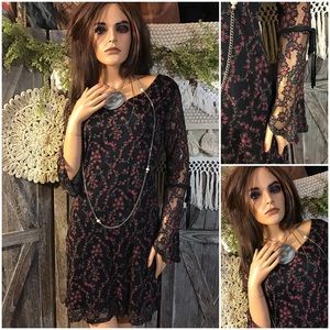 Station Wagon/Black Lace Trumpet Sleeve Midi Dress